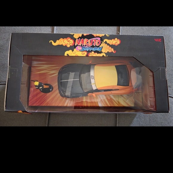 Naruto Uzumaki& 2009 Nissan GT-R (R35) Toy Diecast Model Set - Orange and Black